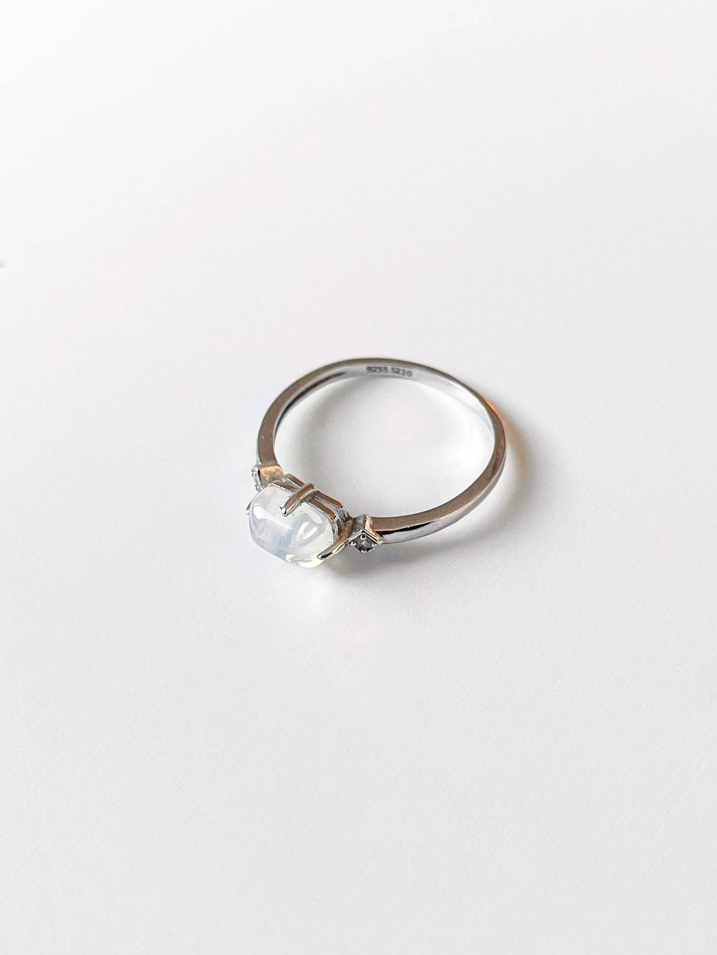 Bague mystique en argent et pierre de lune