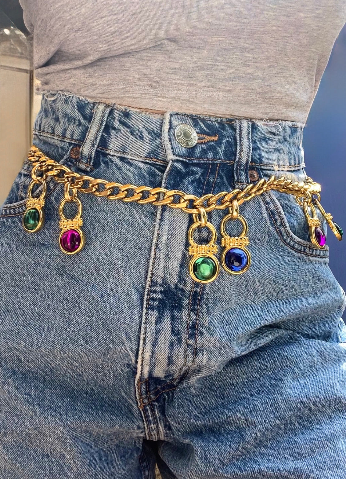Ceinture à breloques colorées
