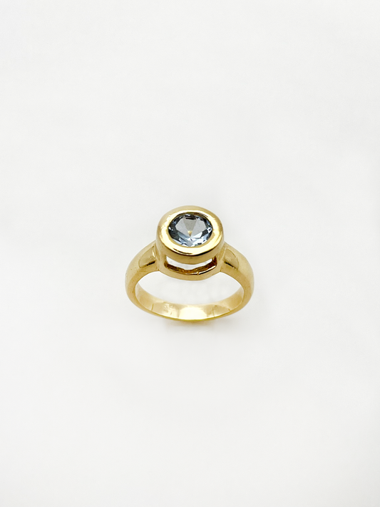 Elegant gold-plated and blue stone ring