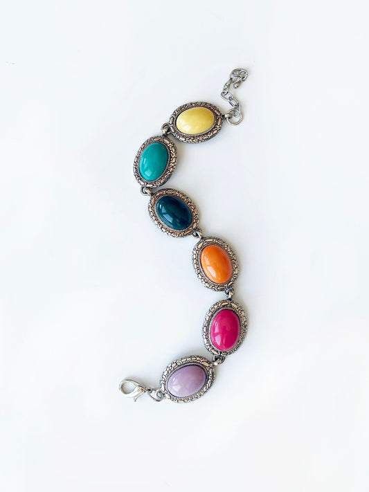 Bracelet argenté à cabochons colorés