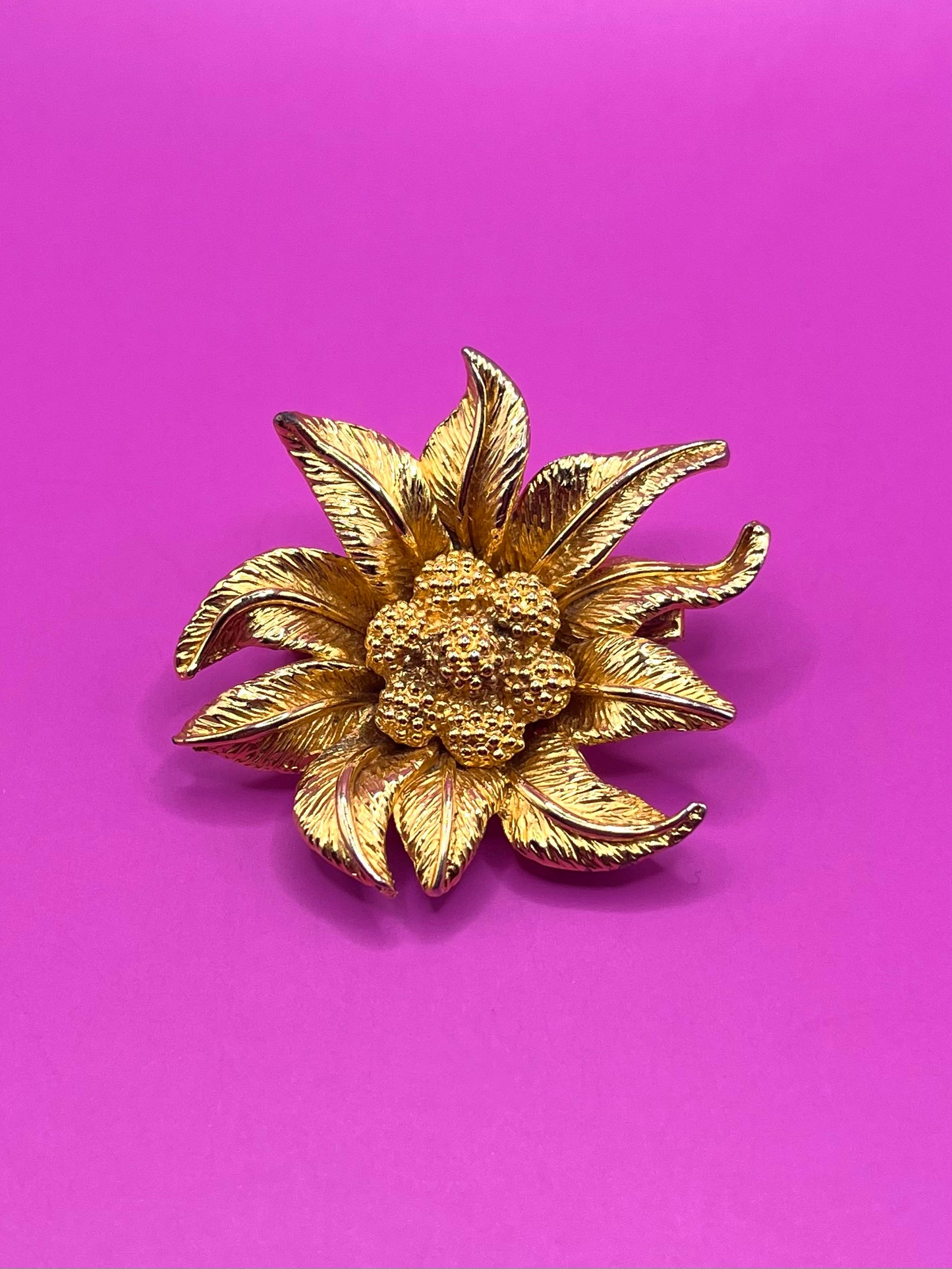 Broche fleur Carven