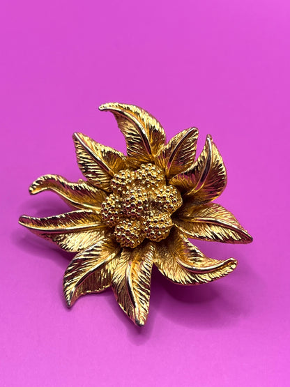 Broche fleur Carven