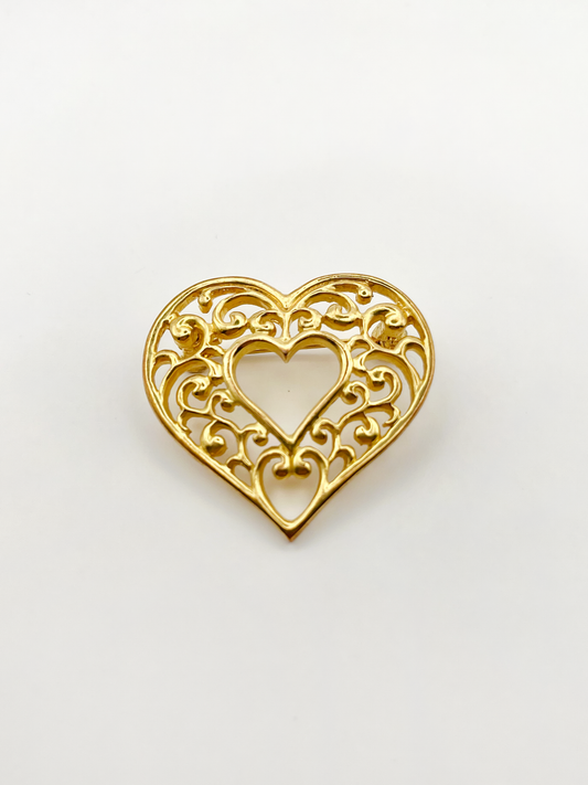 90s heart brooch