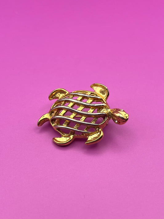 Two-tone turtle brooch