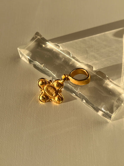 Pendentif plaqué or vintage Nikita