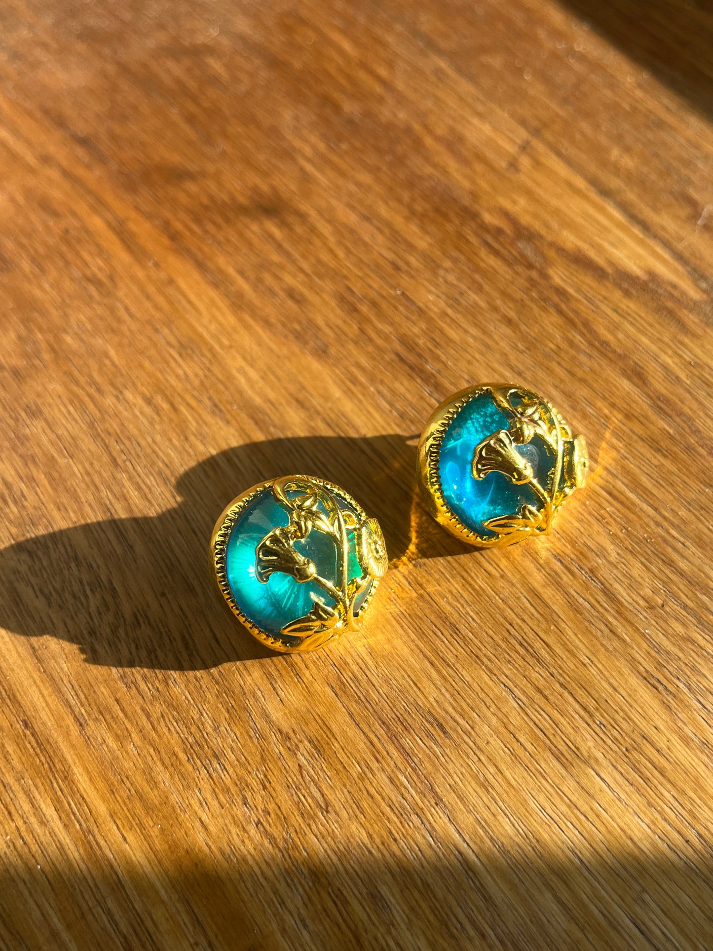 Boucles d'oreilles à clou aqua Monet