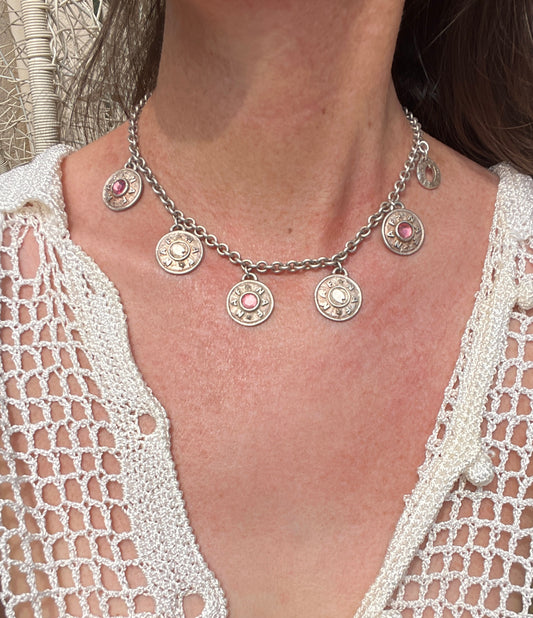 Collier argenté à breloques Naf Naf