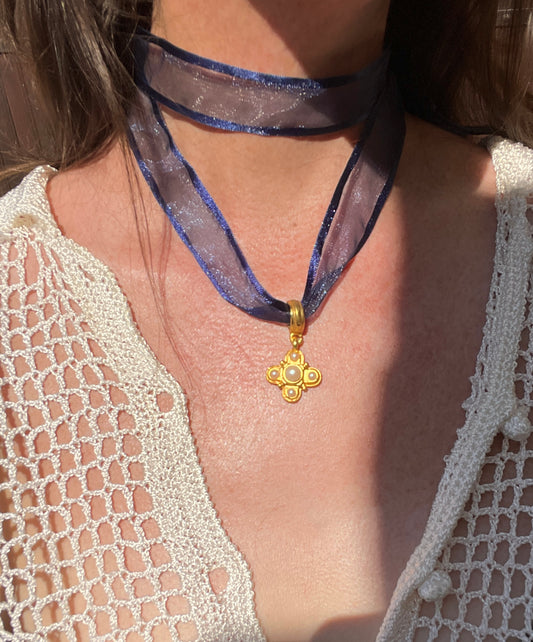 Pendentif plaqué or vintage Nikita