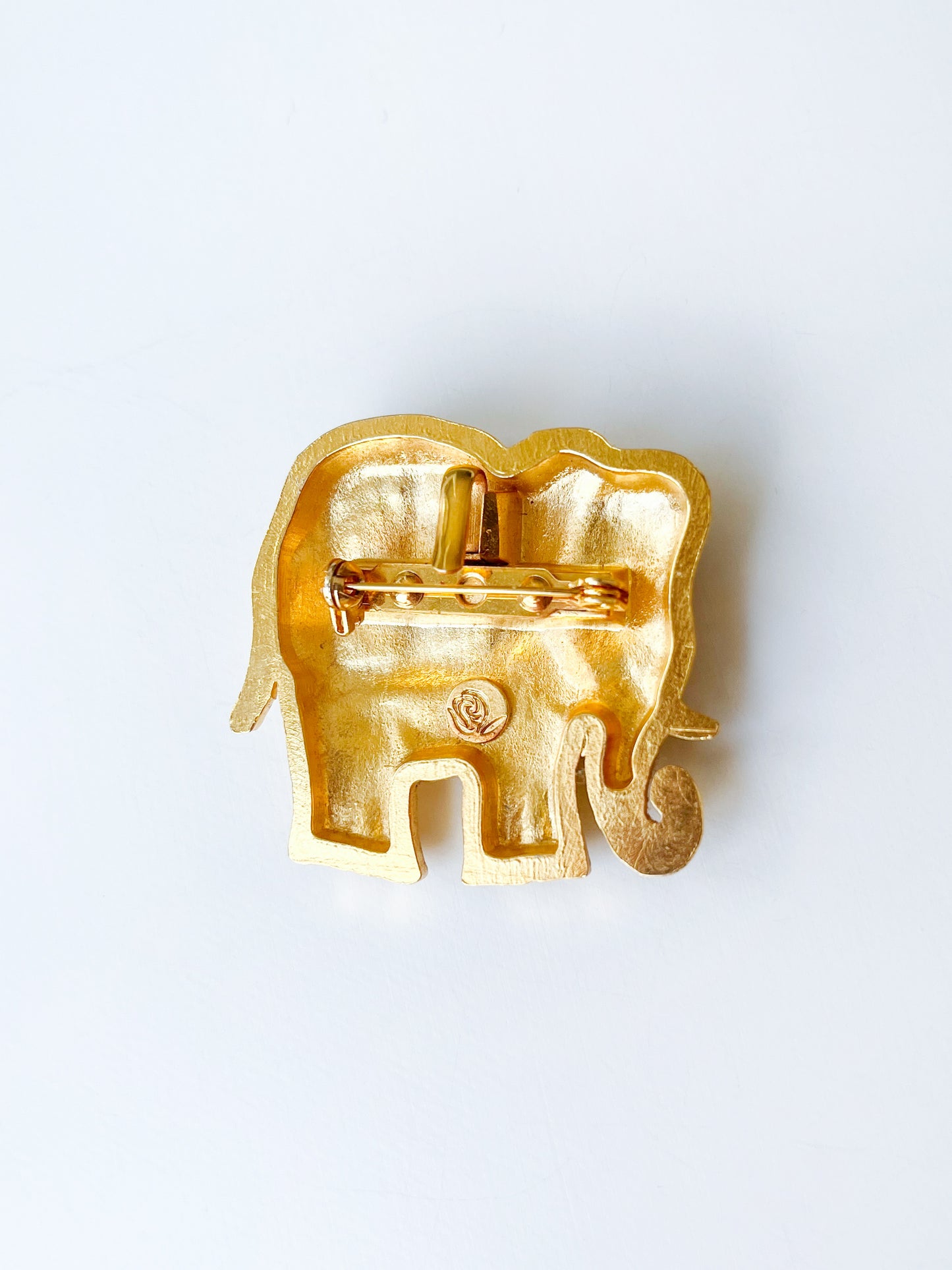 Pendentif/broche éléphant Lancôme