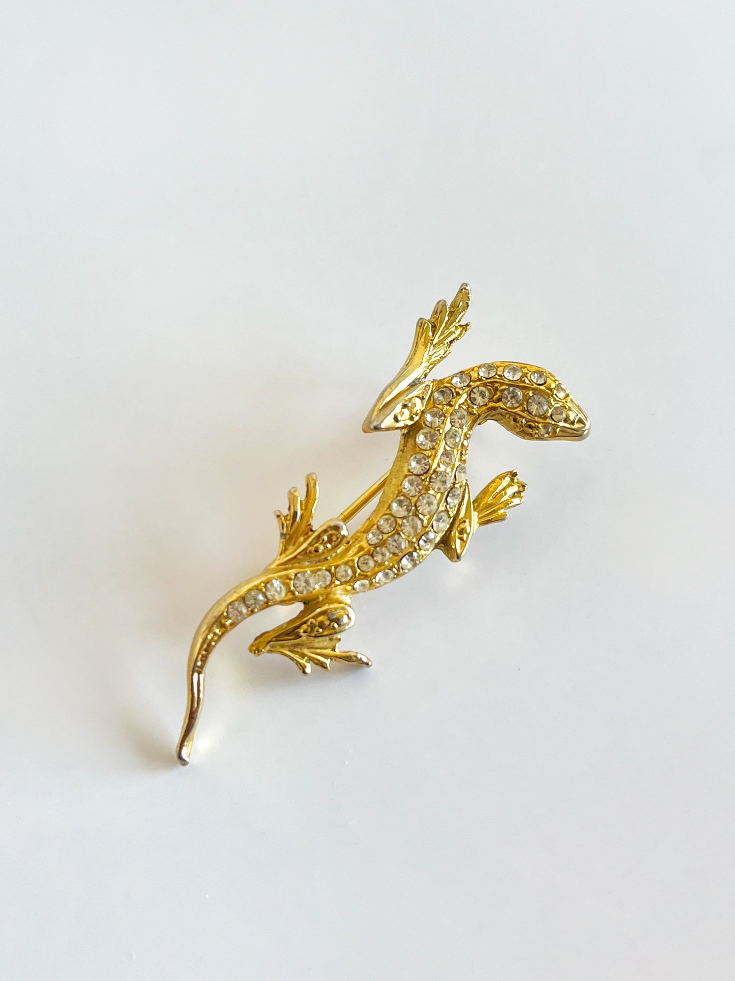 Broche salamandre à strass