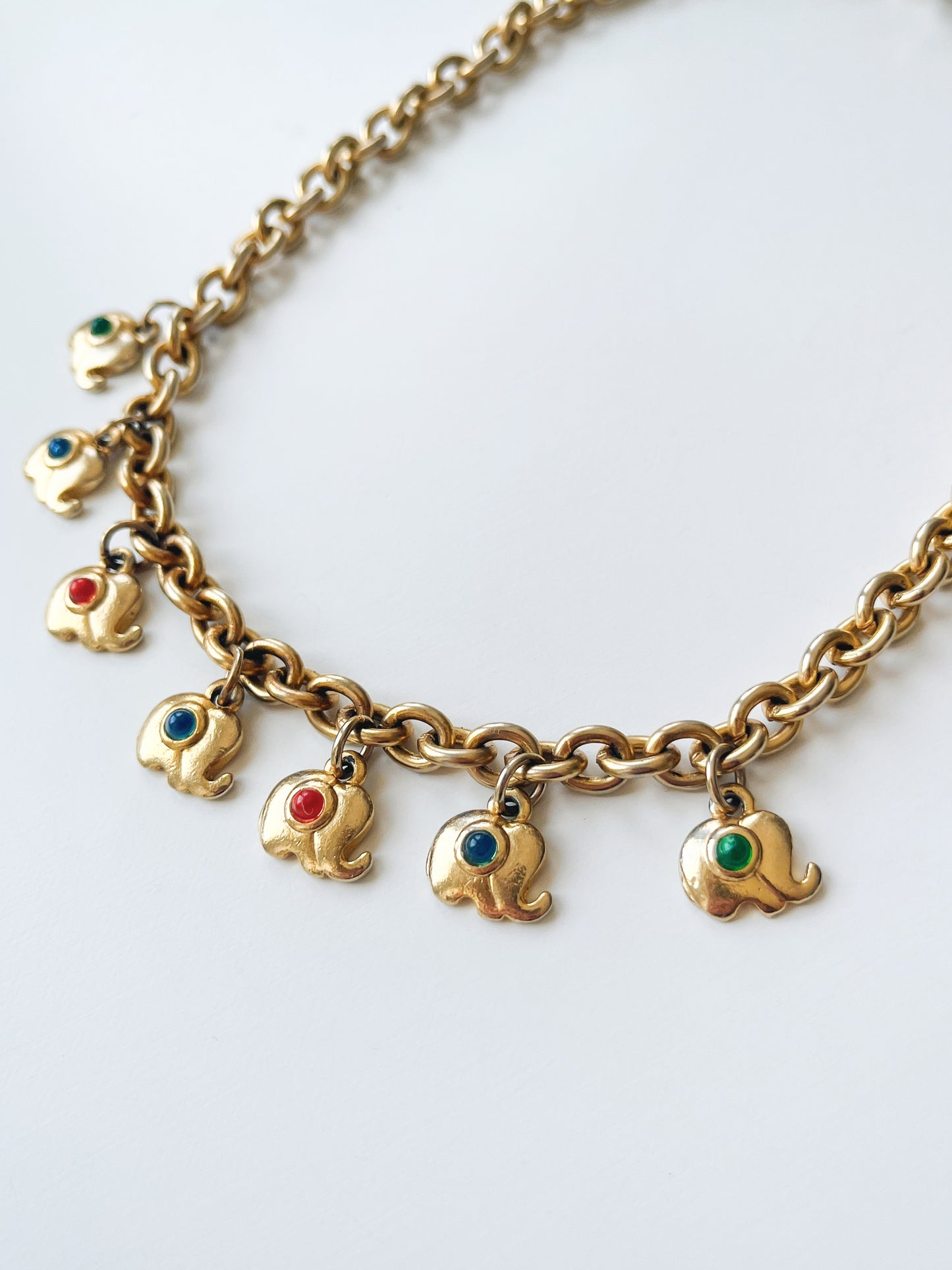 Collier à breloques éléphants