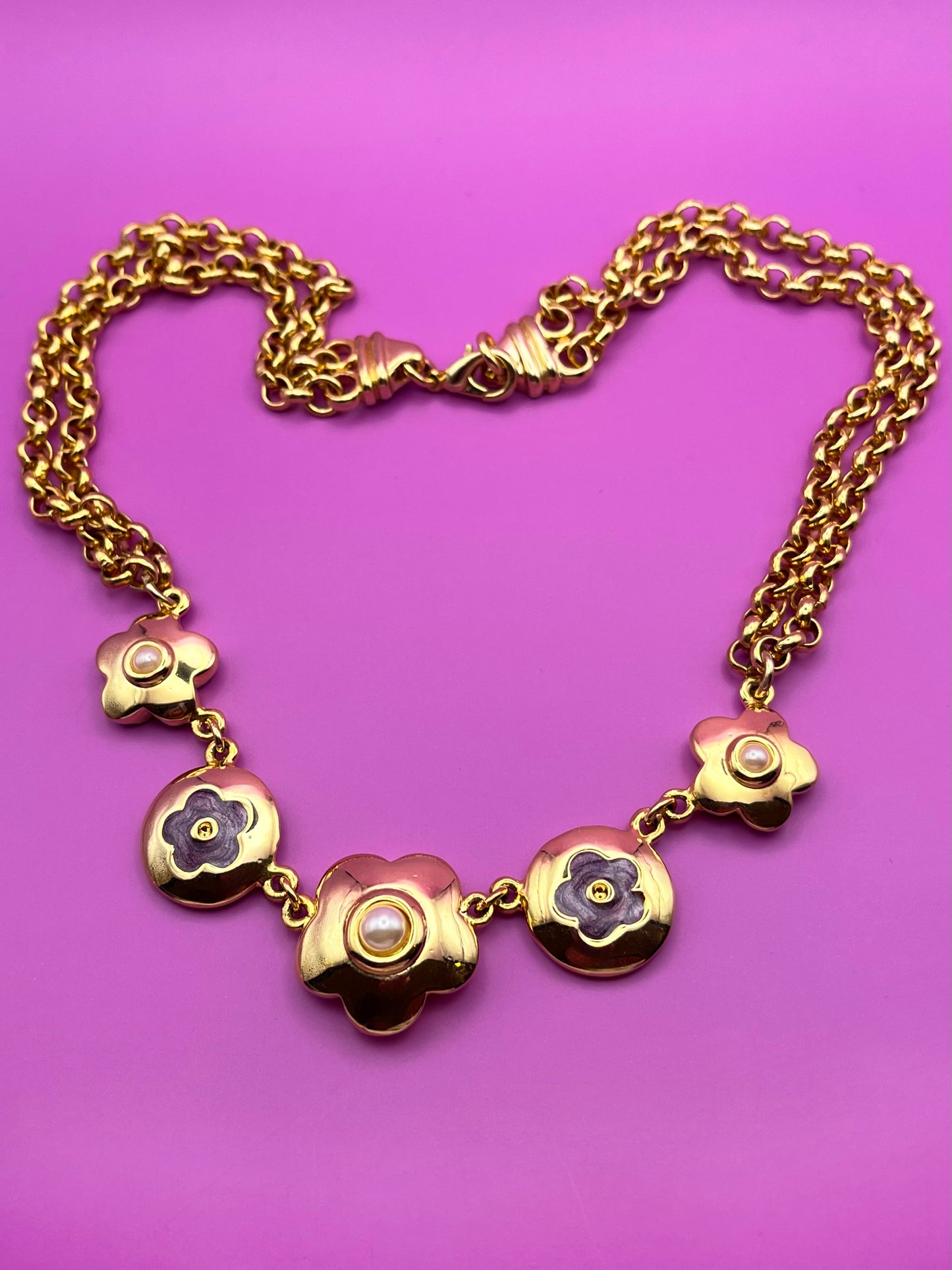 Collier doré et violet fleurs